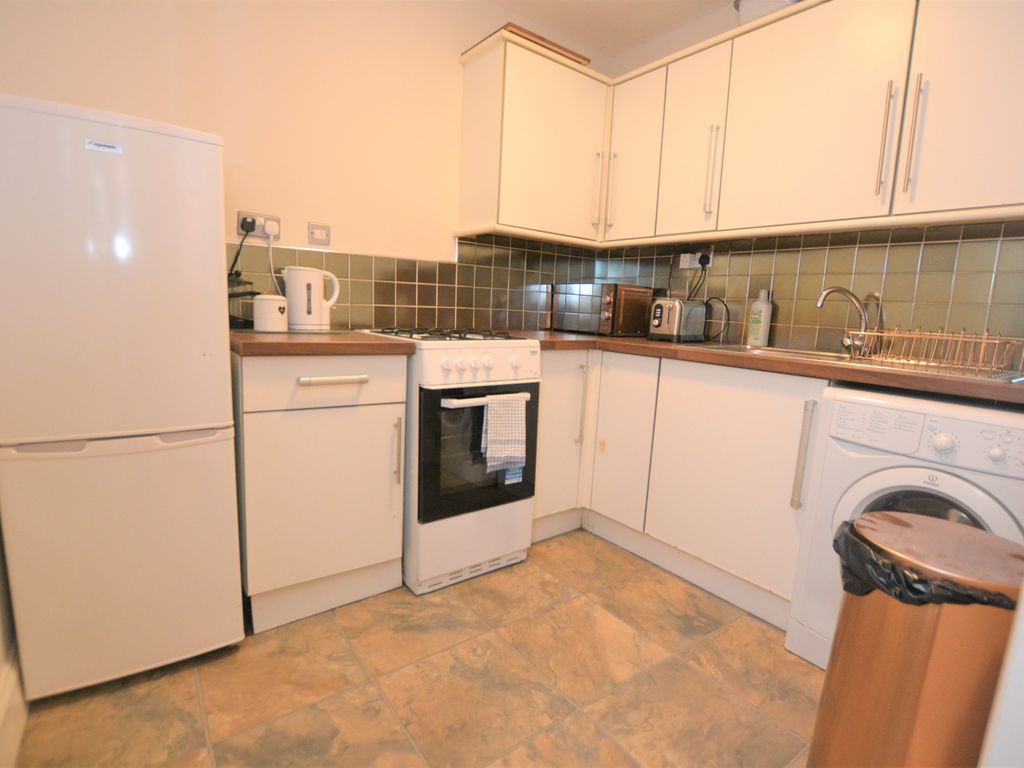 1 bed flat to rent in Dalmeny Street, Leith, Edinburgh EH6, £1,050 pcm