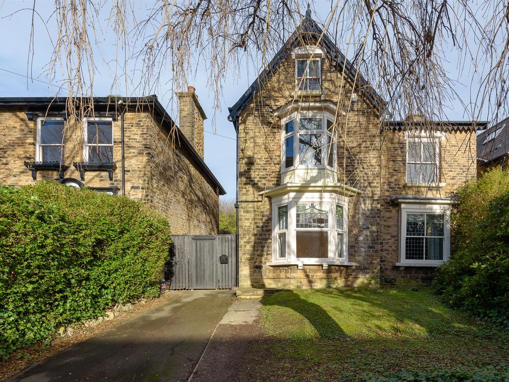5 bed detached house to rent in Crescent Road, Nether Edge, Sheffield S7, £2,500 pcm