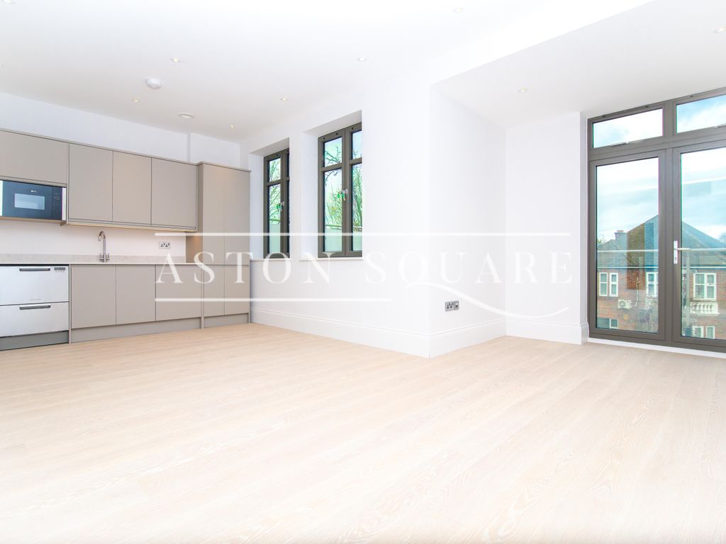 2 bed flat to rent in Green Lane, London NW4, £2,850 pcm