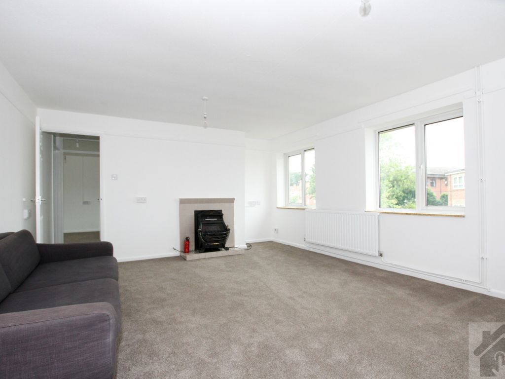 2 bed flat for sale in Highgate, King's Lynn, Norfolk PE30, £120,000