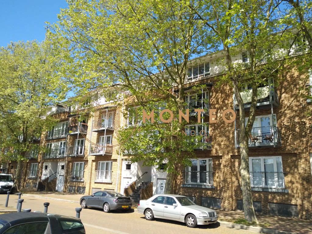 2 bed flat for sale in Rainbow Quays, 99 Rope Street, London SE16, £470,000