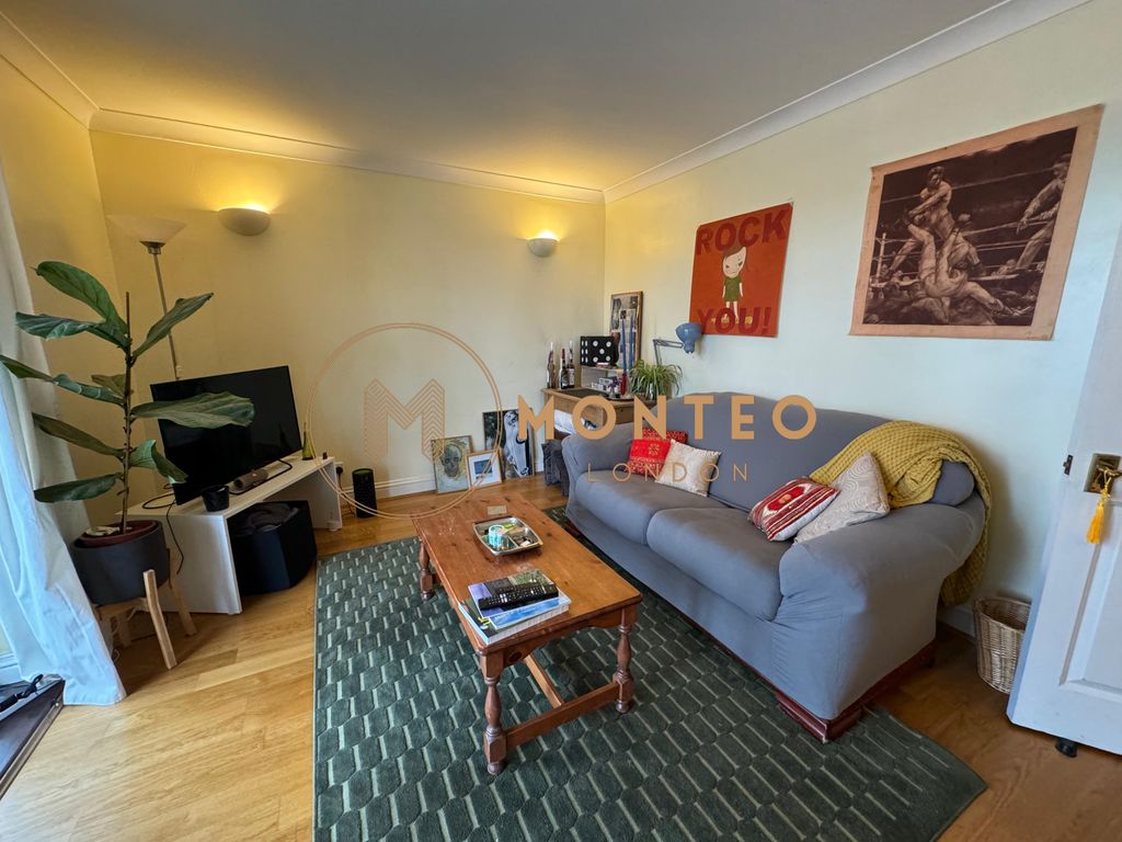2 bed flat for sale in Rainbow Quays, 99 Rope Street, London SE16, £470,000