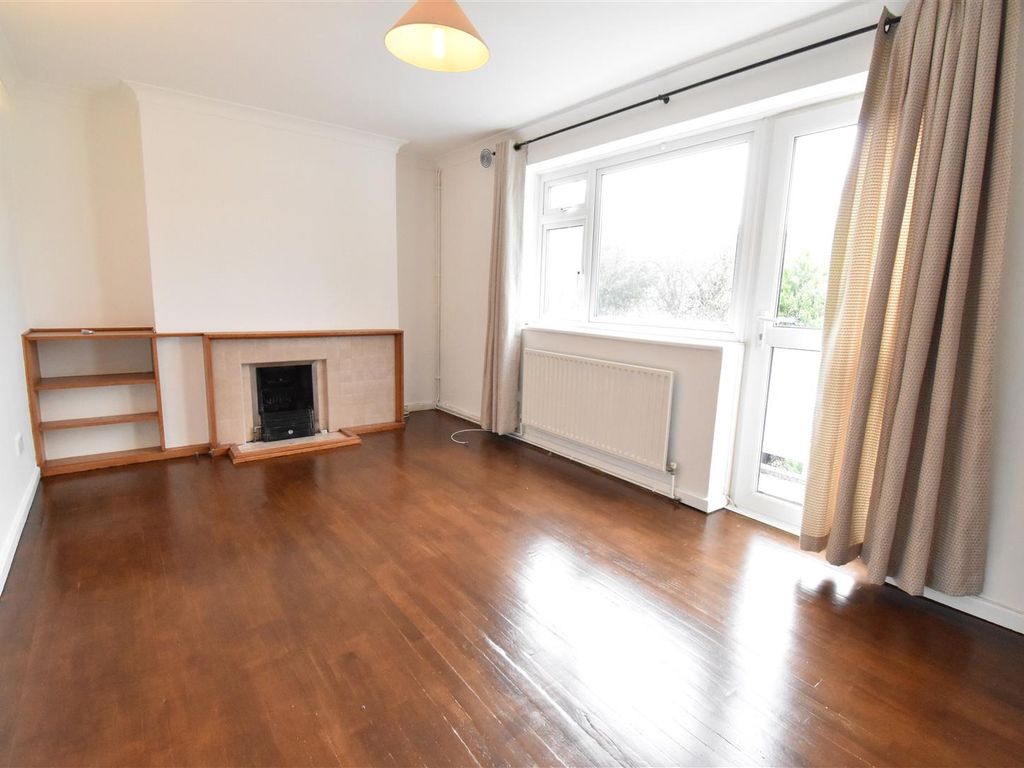2 bed flat to rent in South Terrace, Surbiton KT6, £1,800 pcm