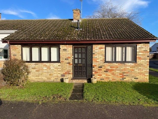 2 bed semi-detached bungalow to rent in Vineyard Walk, Bottisham, Cambridgeshire CB25, £1,250 pcm