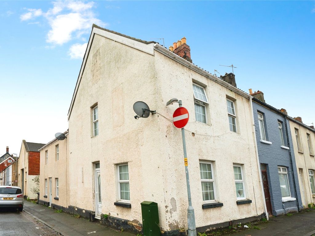 2 bed end terrace house for sale in Meadow Street, Avonmouth, Bristol BS11, £160,000