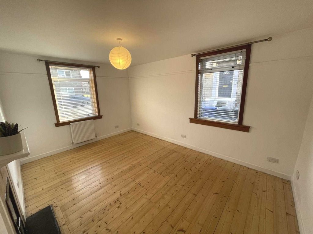 3 bed cottage to rent in Lobnitz Avenue, Renfrew PA4, £950 pcm