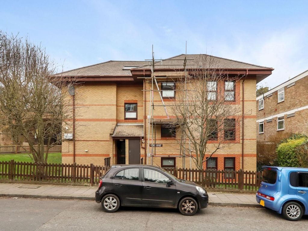 2 bed flat for sale in Anerley Park Road, Anerley, London SE20, £375,000