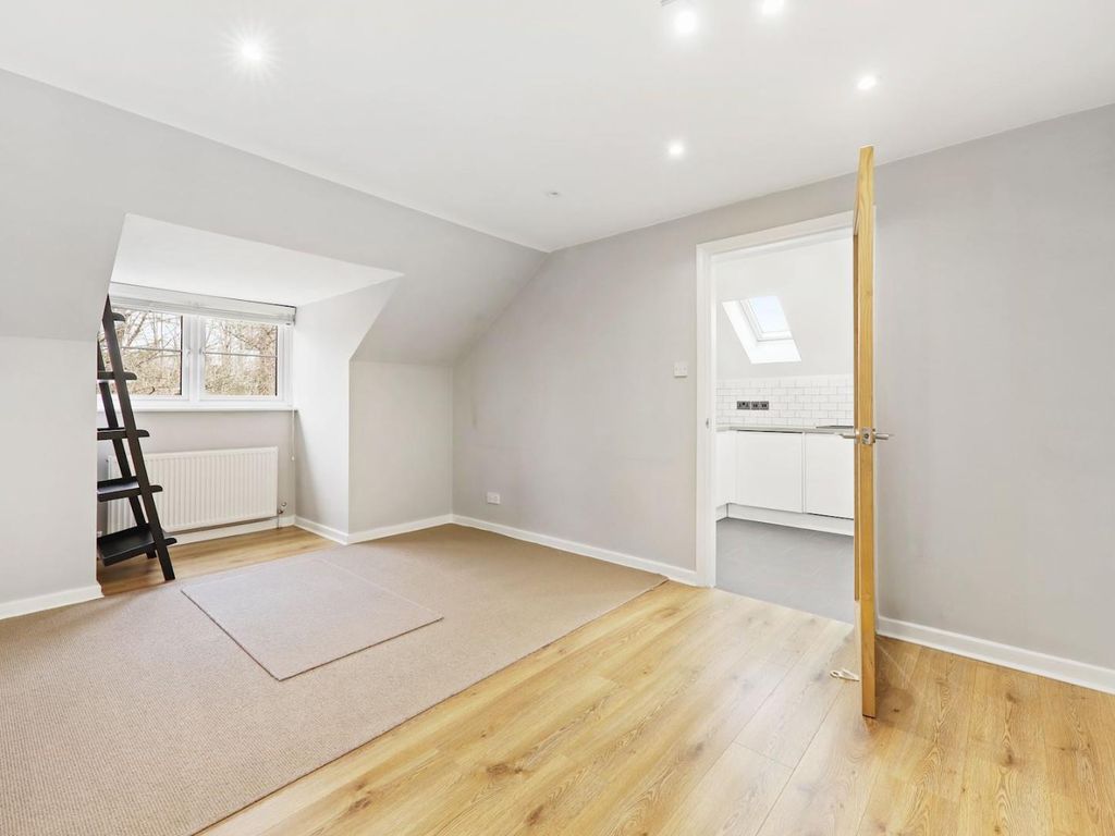 2 bed flat for sale in Anerley Park Road, Anerley, London SE20, £375,000