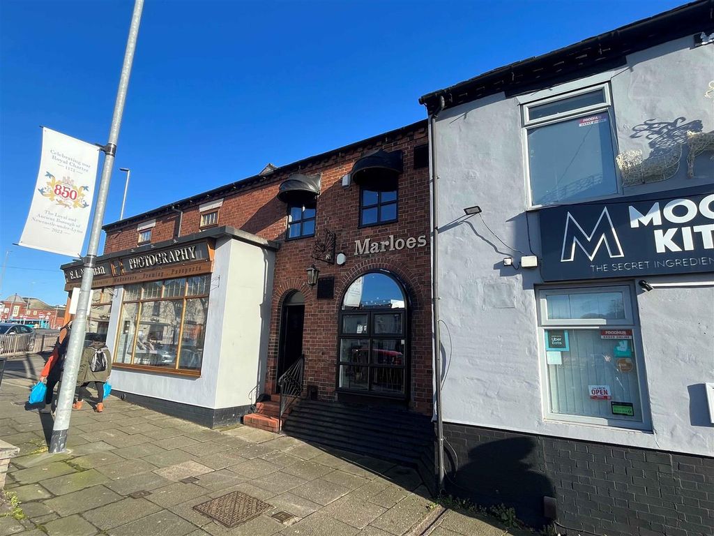 Restaurant for sale in London Road, Newcastle-Under-Lyme ST5, £170,000