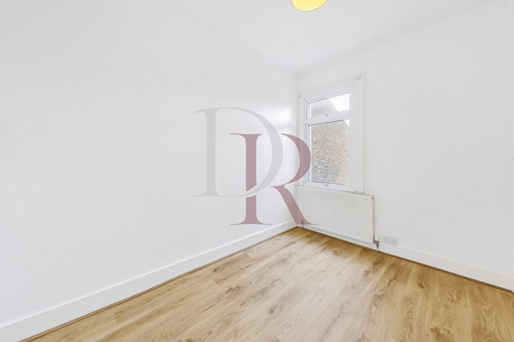 3 bed terraced house to rent in Mafeking Road, West Ham E16, £2,058 pcm