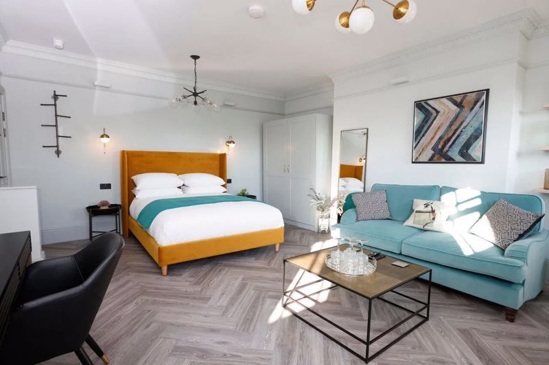 1 bed flat to rent in Promenade, Cheltenham GL50, £1,200 pcm