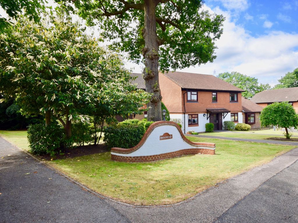 2 bed bungalow for sale in Broadmead, Ashtead KT21, £425,000