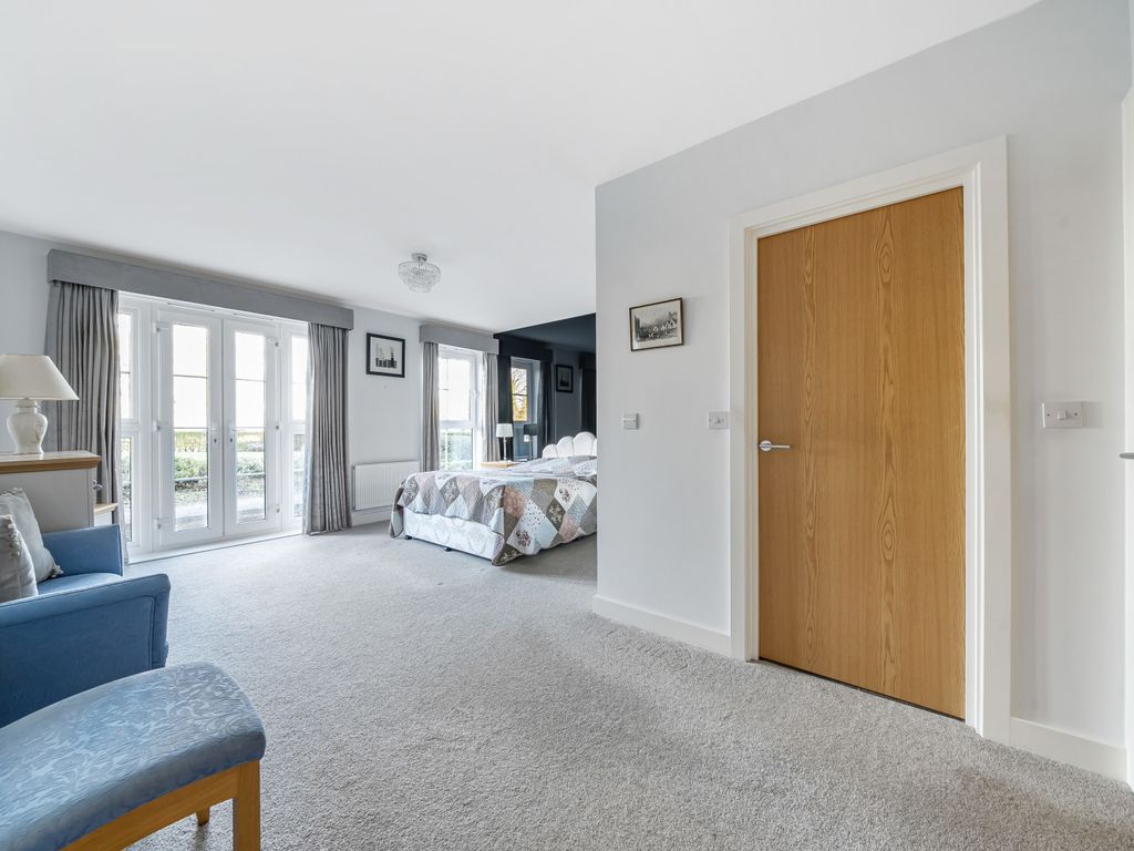 2 bed flat for sale in Gresham Park Road, Old Woking, Woking GU22, £485,000