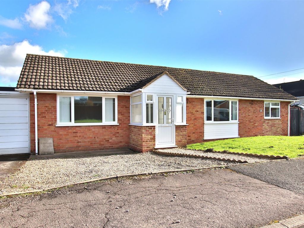 3 bed property for sale in Hillview Lane, Twyning, Tewkesbury GL20, £425,000