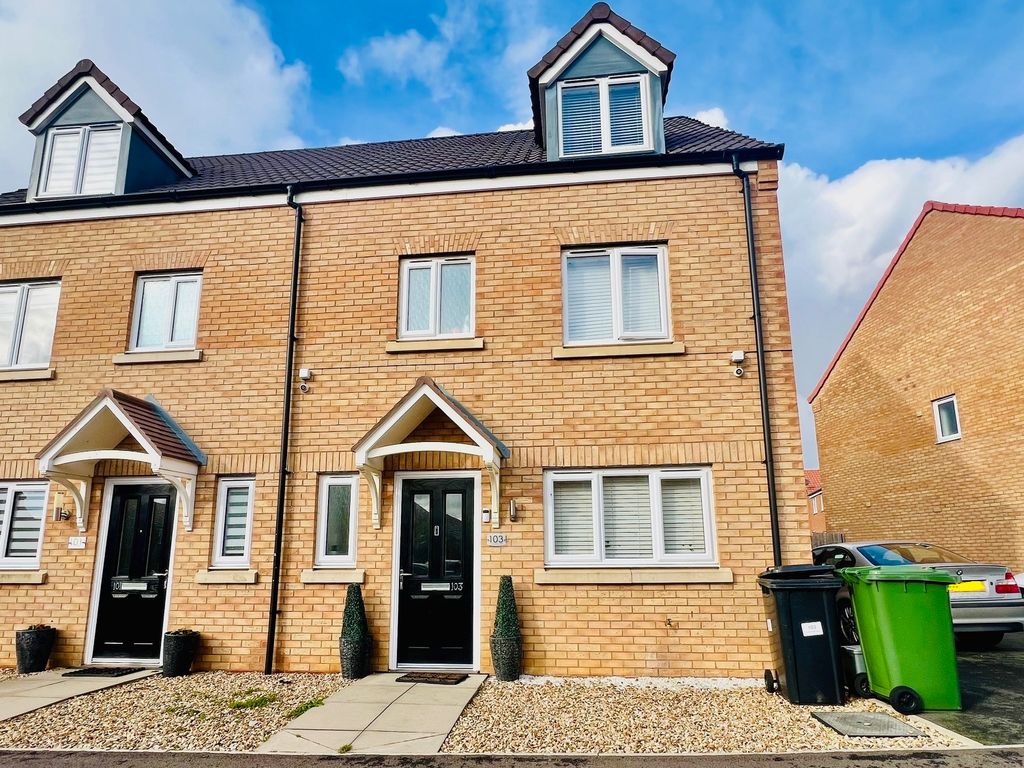 4 bed detached house for sale in Constantine Drive, Peterborough PE2, £290,000