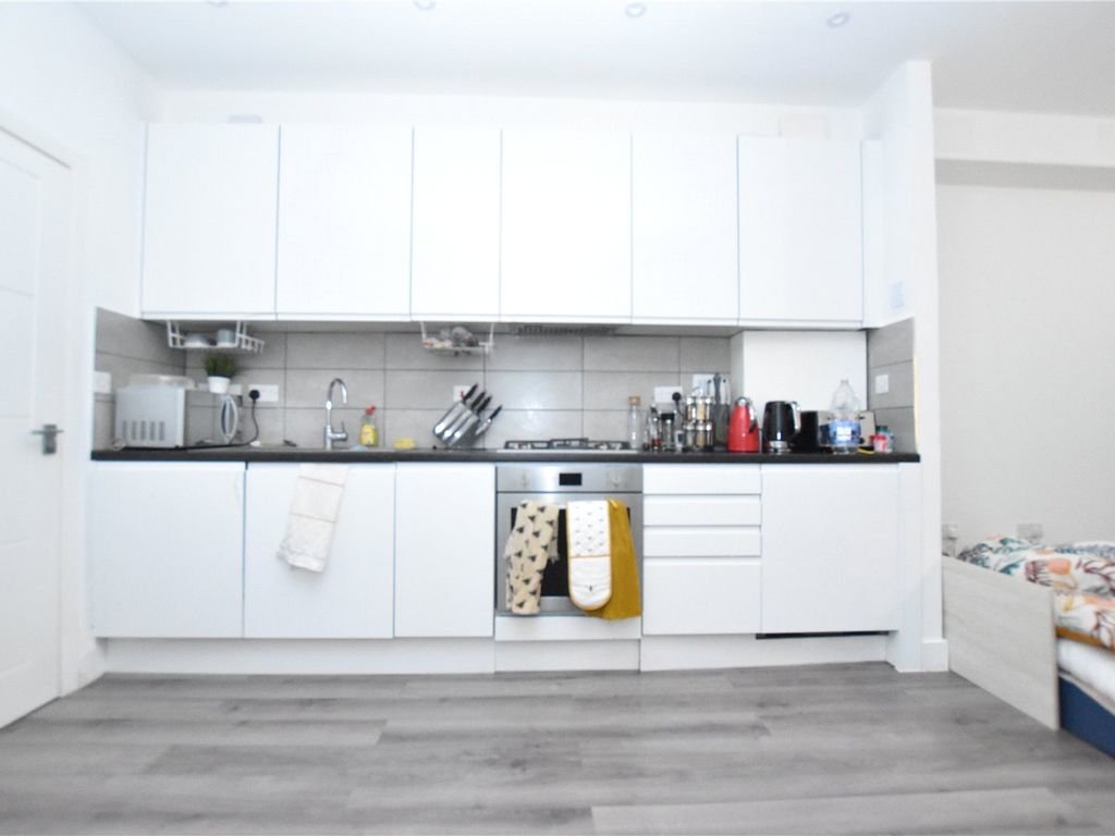 Property to rent in Suffolk Road, London SE25, £1,200 pcm