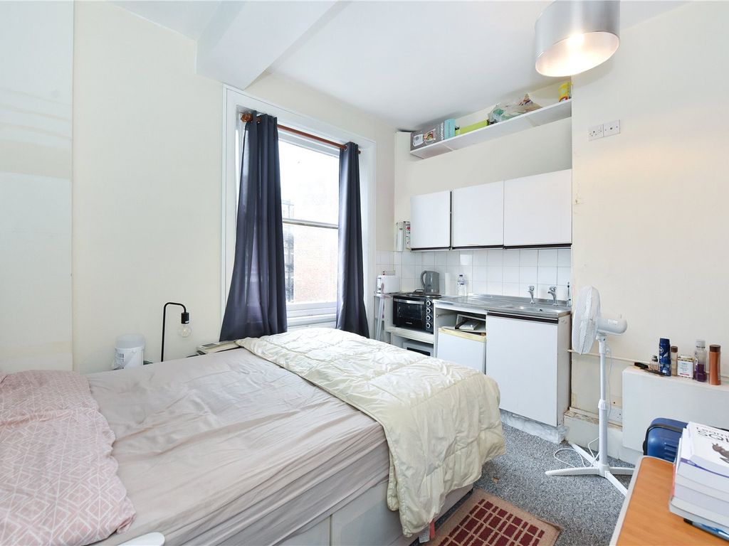 Studio to rent in Castletown Road, West Kensington, London W14, £1,547 pcm