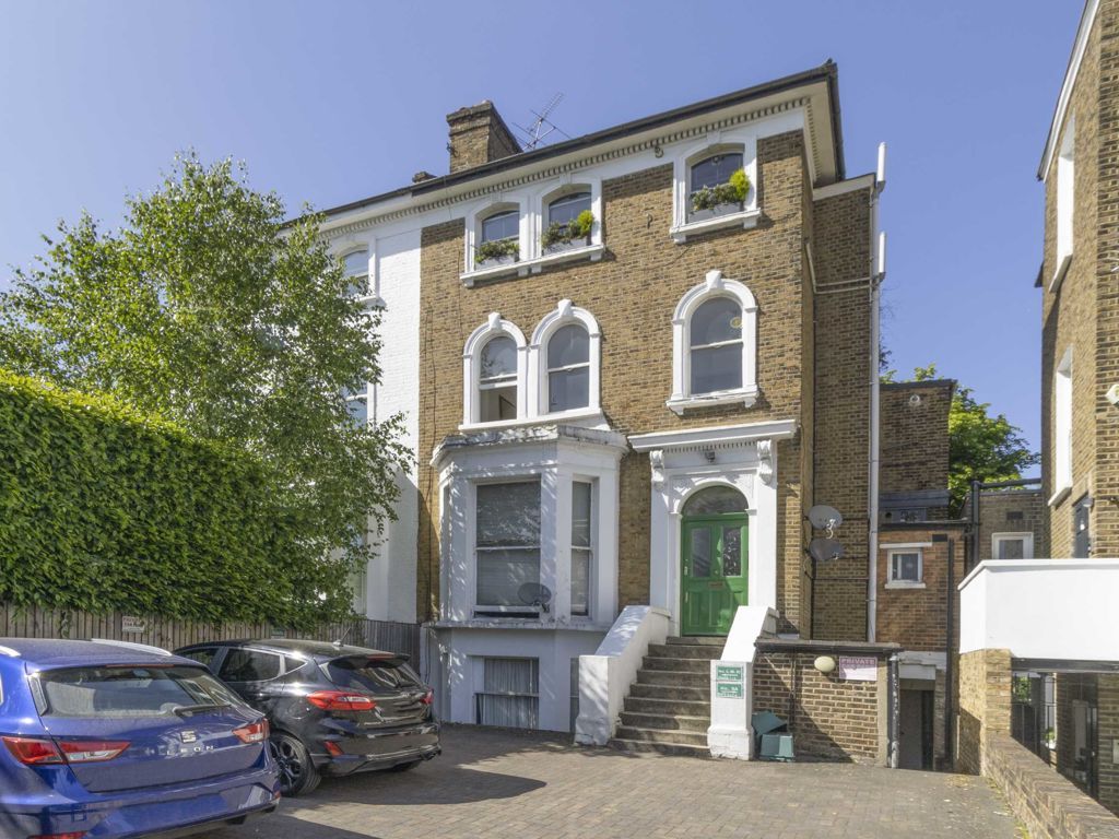 Studio to rent in Castlebar Road, London W5, £1,248 pcm