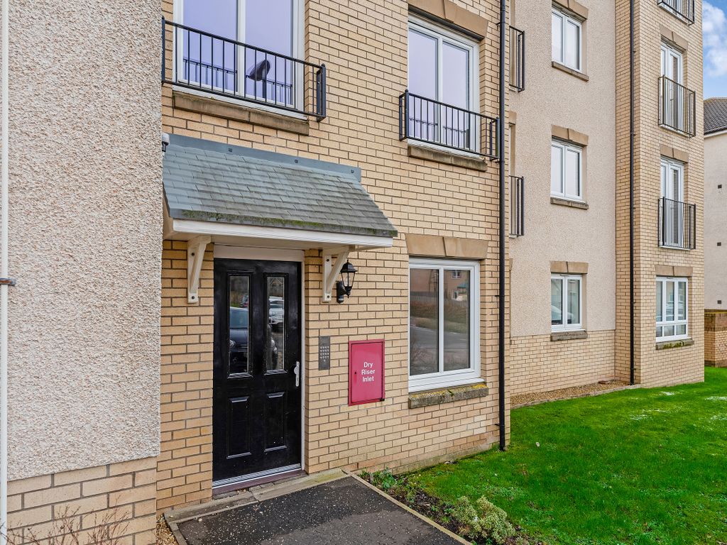 2 bed flat for sale in Cambridge Crescent, Airdrie, Lanarkshire ML6, £119,000