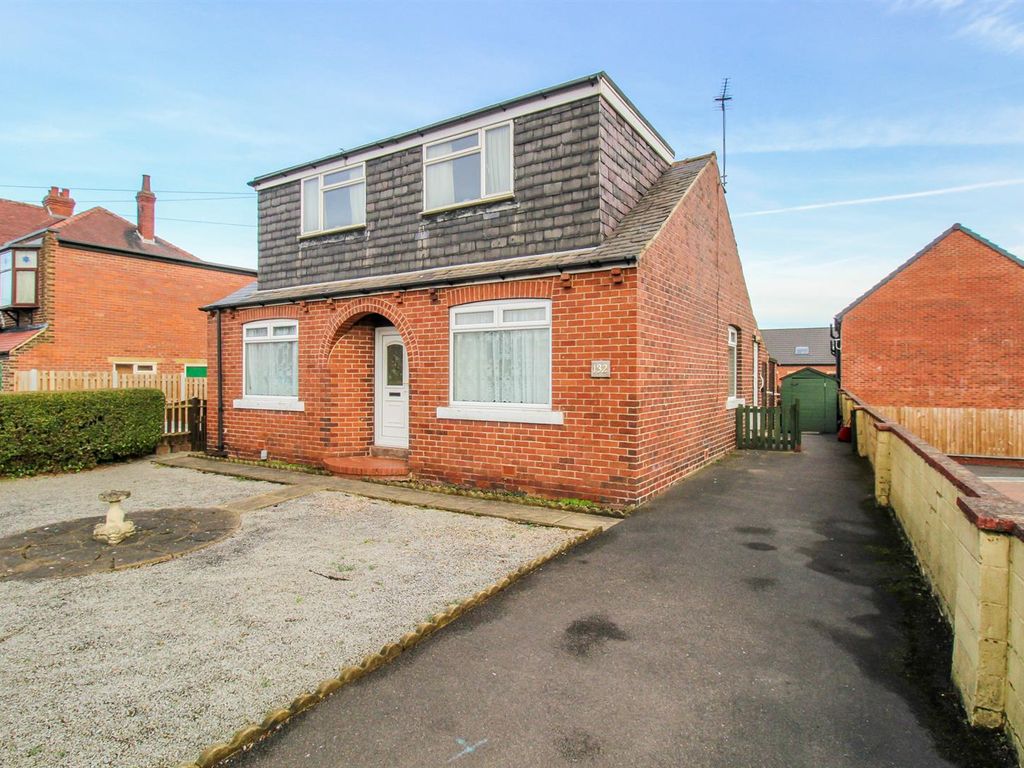 3 bed detached bungalow for sale in Kingsway, Ossett WF5, £350,000