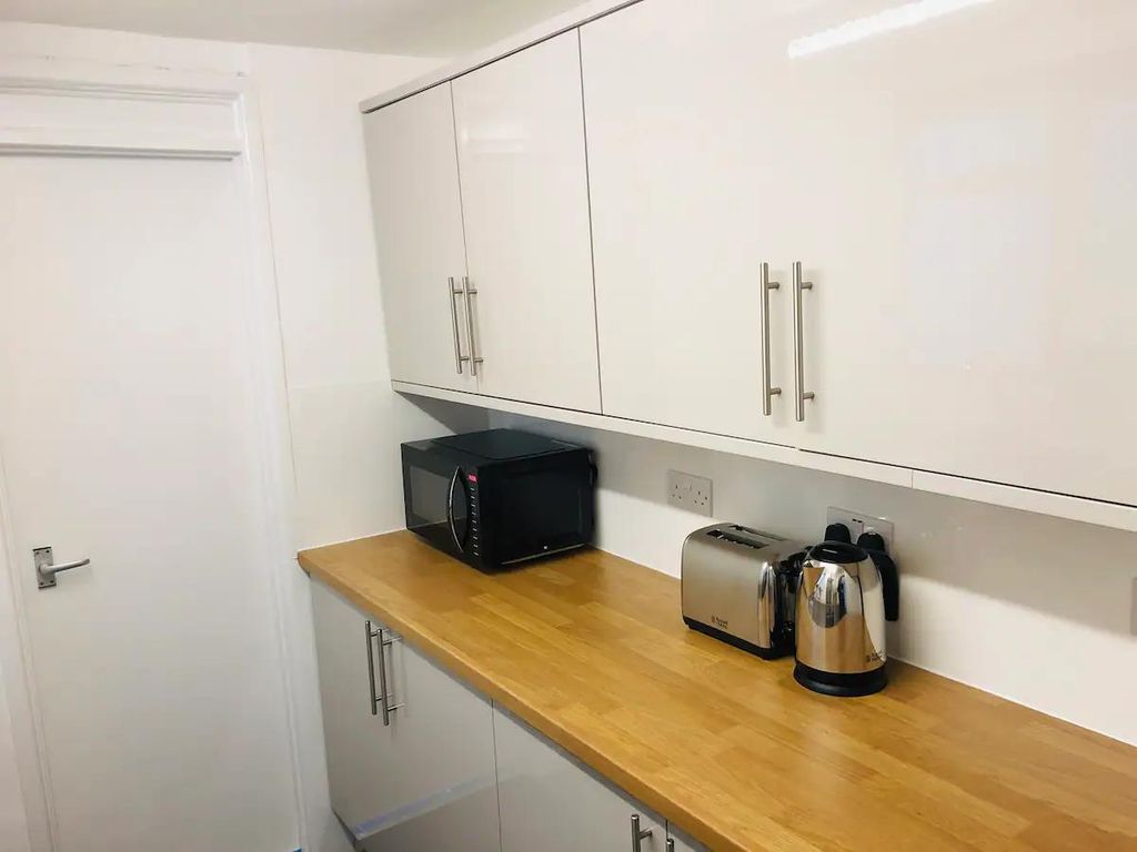 1 bed flat to rent in Priory Road, Cambridge CB5, £3,000 pcm