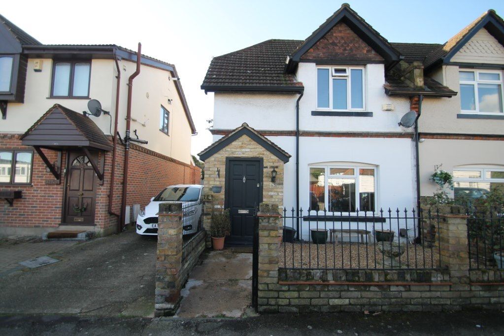 3 bed semi-detached house for sale in Long Green, Chigwell, Chigwell IG7, £595,000