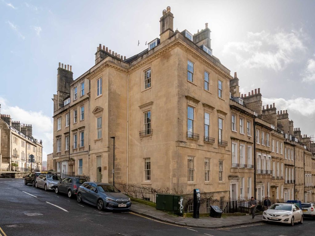2 bed flat to rent in Rivers Street, Bath BA1, £2,200 pcm