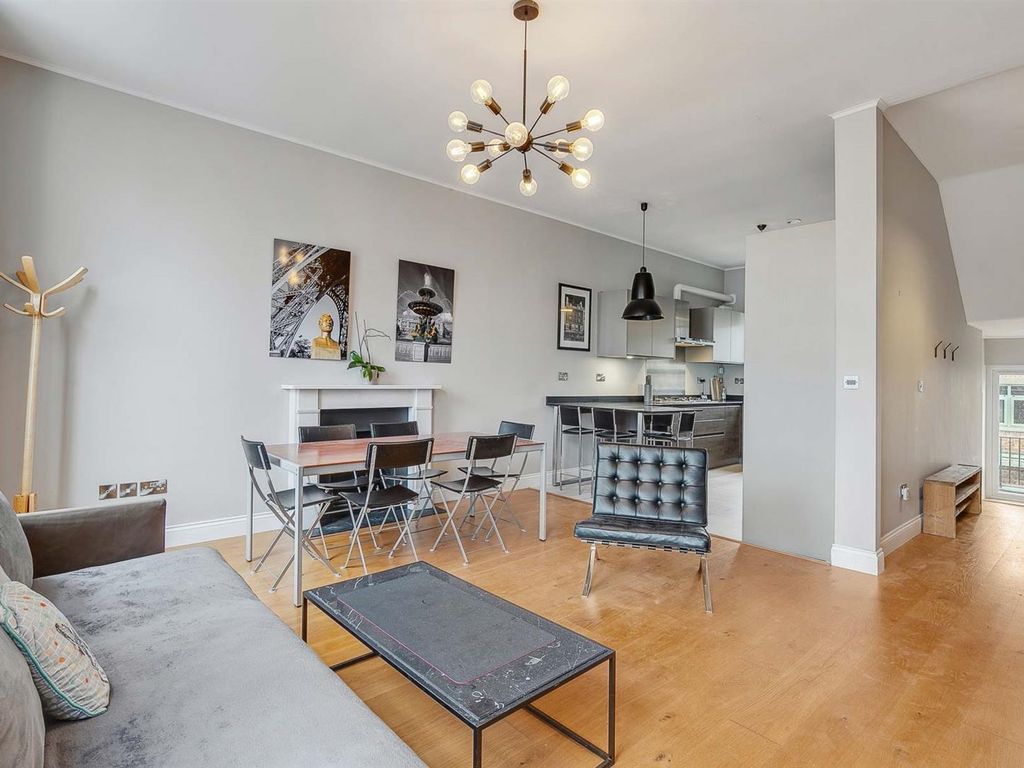 3 bed flat for sale in Ongar Road, London SW6, £1,200,000