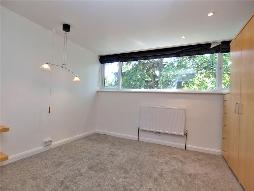 3 bed town house to rent in Park Road, Bromley BR1, £1,750 pcm