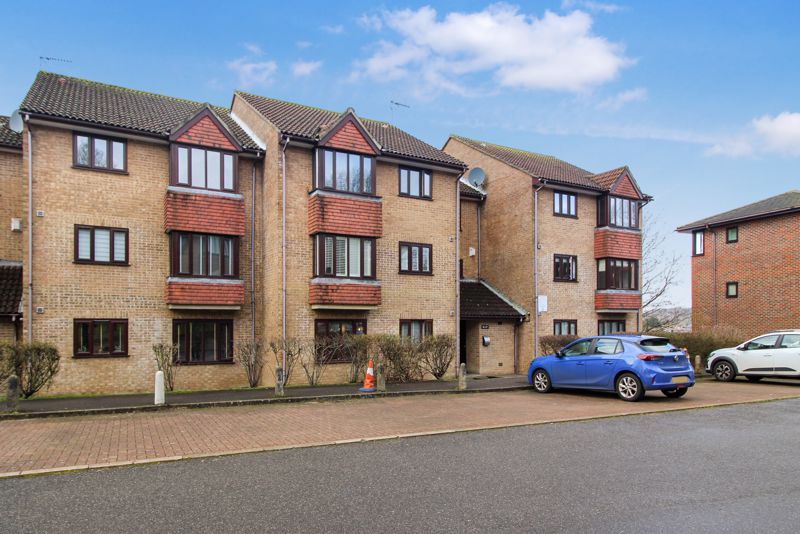1 bed flat for sale in Westbury Close, Whyteleafe CR3, £210,000