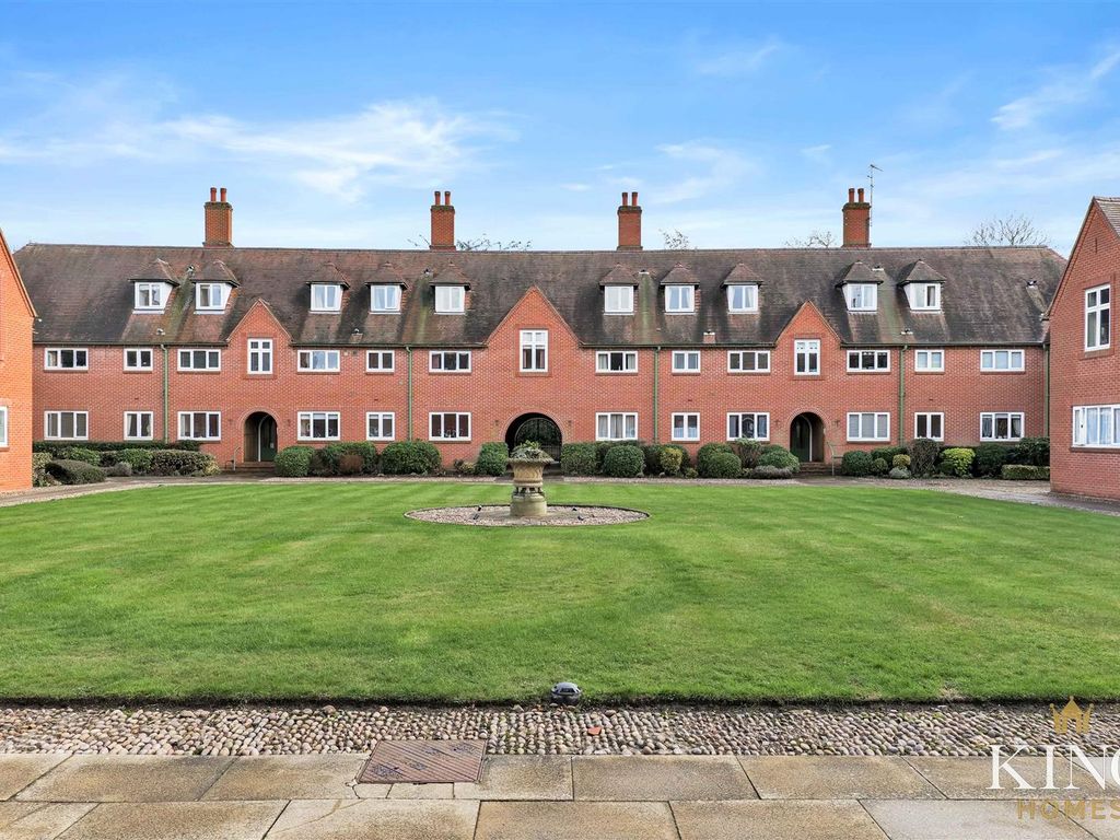 2 bed flat for sale in Southern Lane, Stratford-Upon-Avon CV37, £415,000