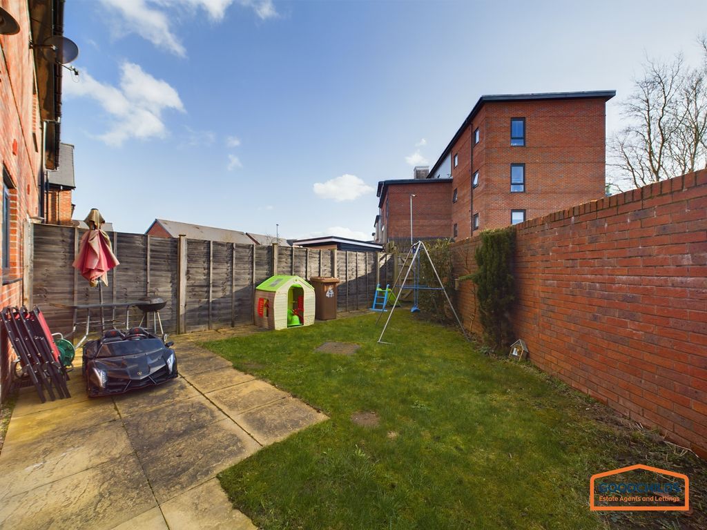 2 bed end terrace house for sale in Lindon Drive, Brownhills WS8, £209,950