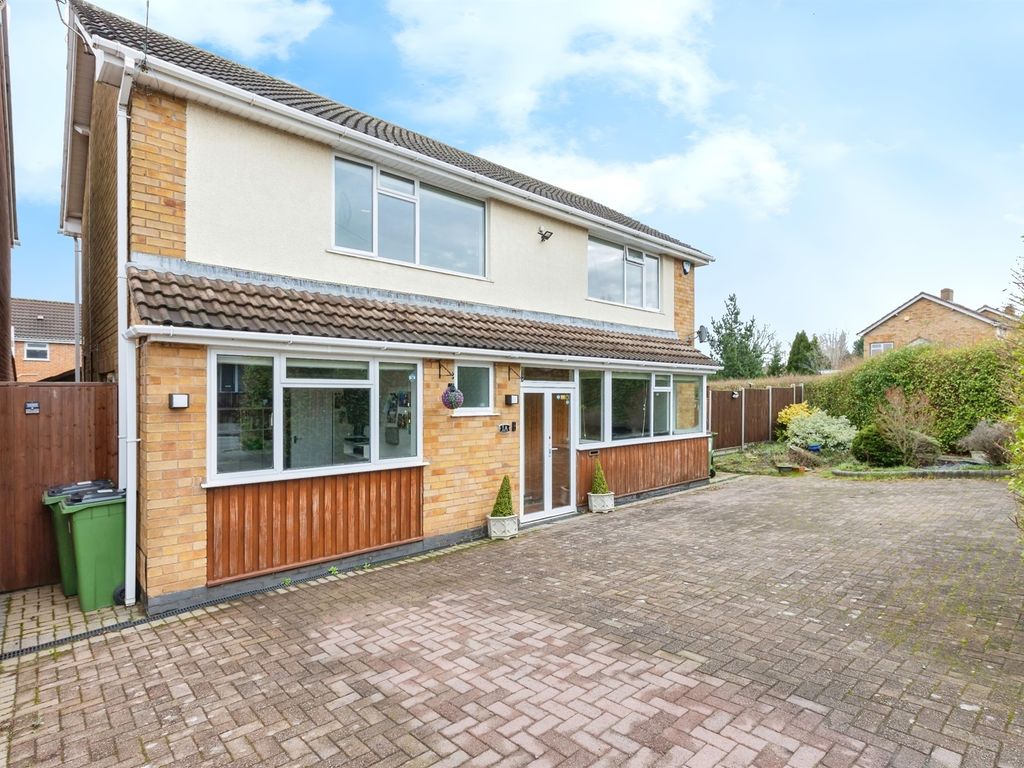 4 bed detached house for sale in Salcombe Drive, Glenfield, Leicester LE3, £420,000