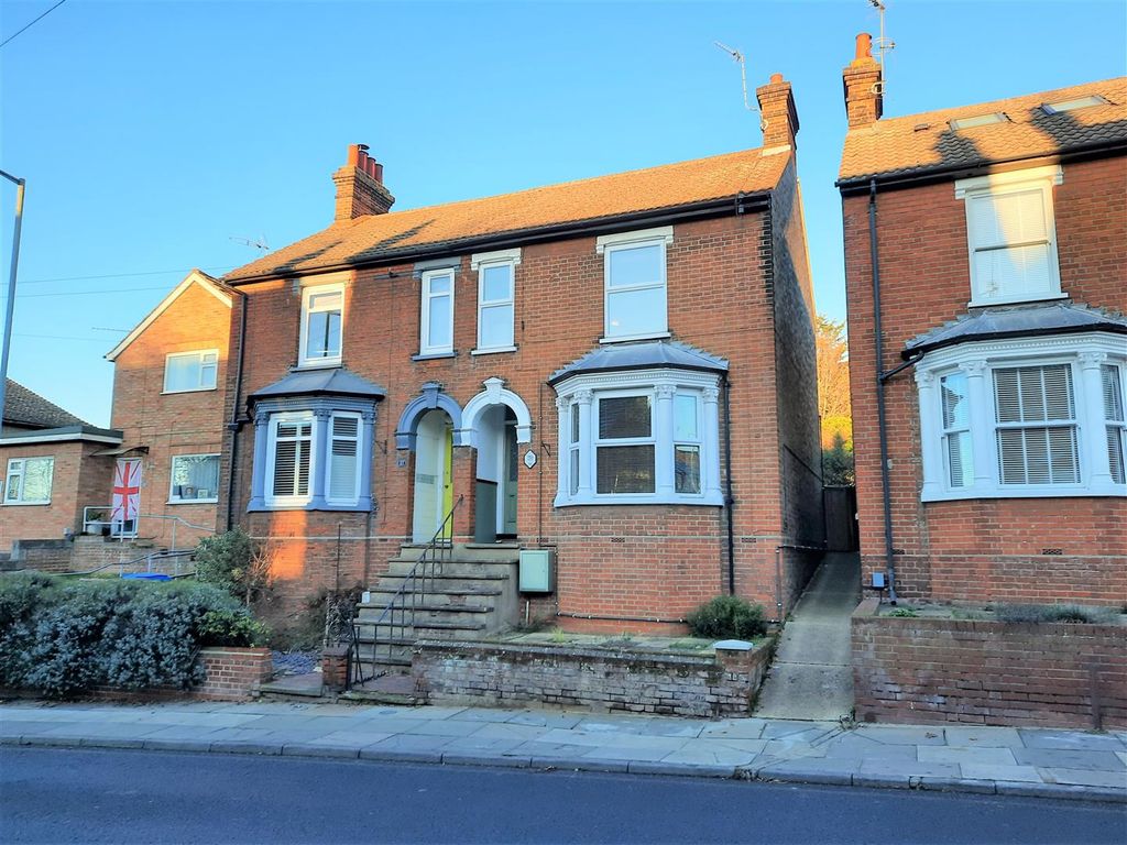 3 bed property for sale in Grove Lane, Ipswich IP4, £248,000