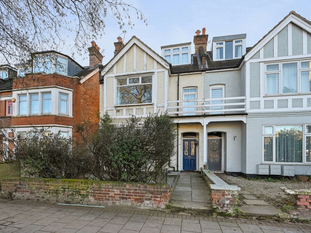 2 bed flat for sale in Ellesmere Road, Chiswick W4, £399,999