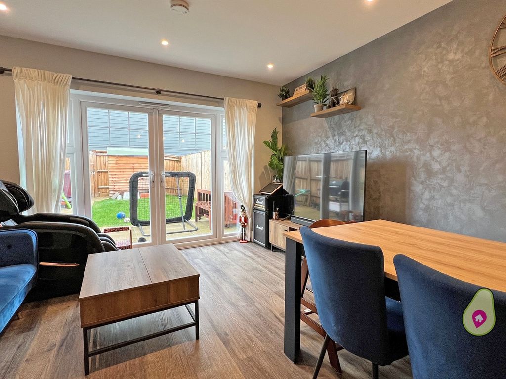 4 bed terraced house for sale in Reading, Berkshire RG2, £525,000