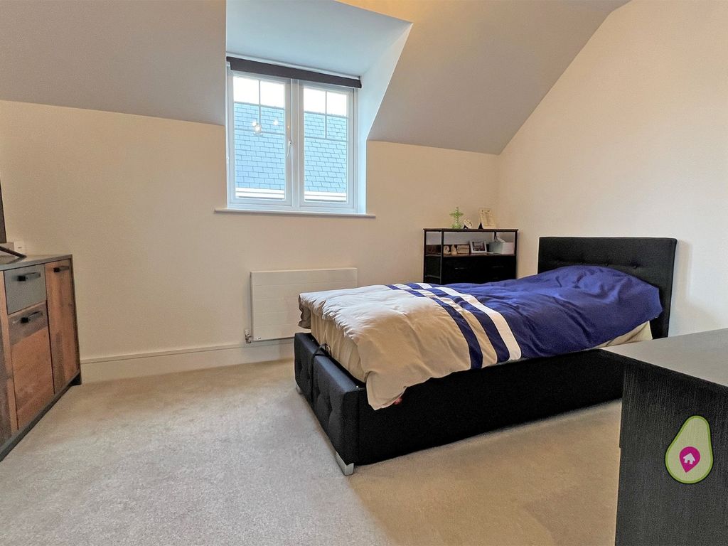 4 bed terraced house for sale in Reading, Berkshire RG2, £525,000