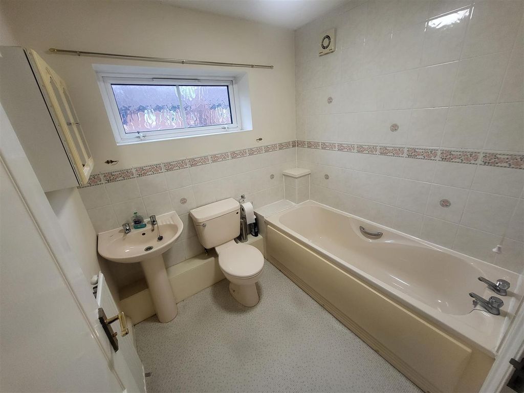 2 bed semi-detached house to rent in Wood Close, Biddenham, Bedford MK40, £1,250 pcm