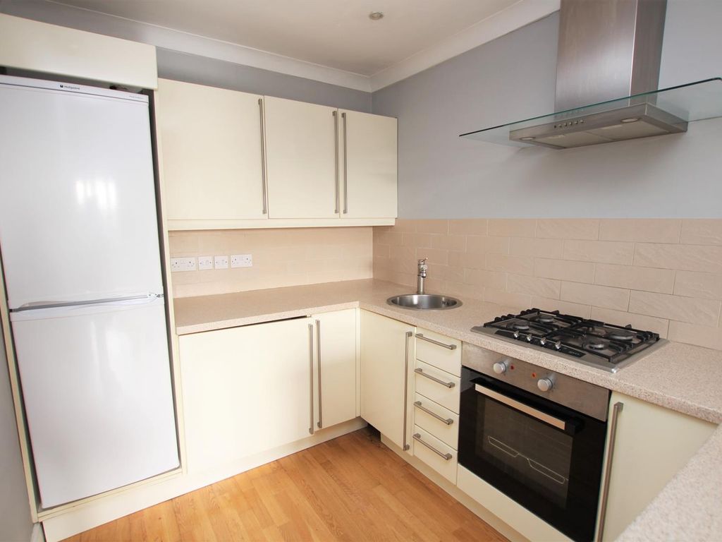 1 bed flat to rent in Bexley High Street, Bexley DA5, £1,300 pcm