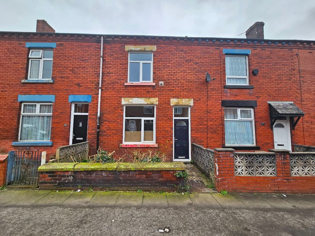 2 bed terraced house to rent in Woodgate Street, Bolton BL3, £850 pcm
