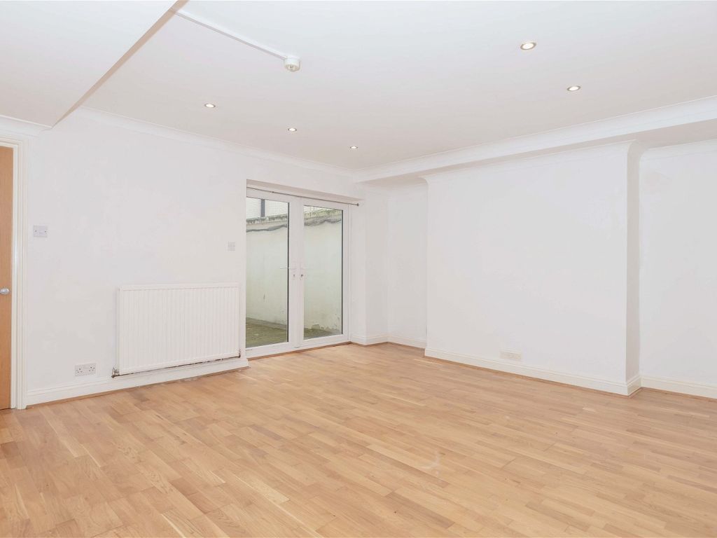 1 bed flat for sale in Waterloo Street, Hove BN3, £325,000
