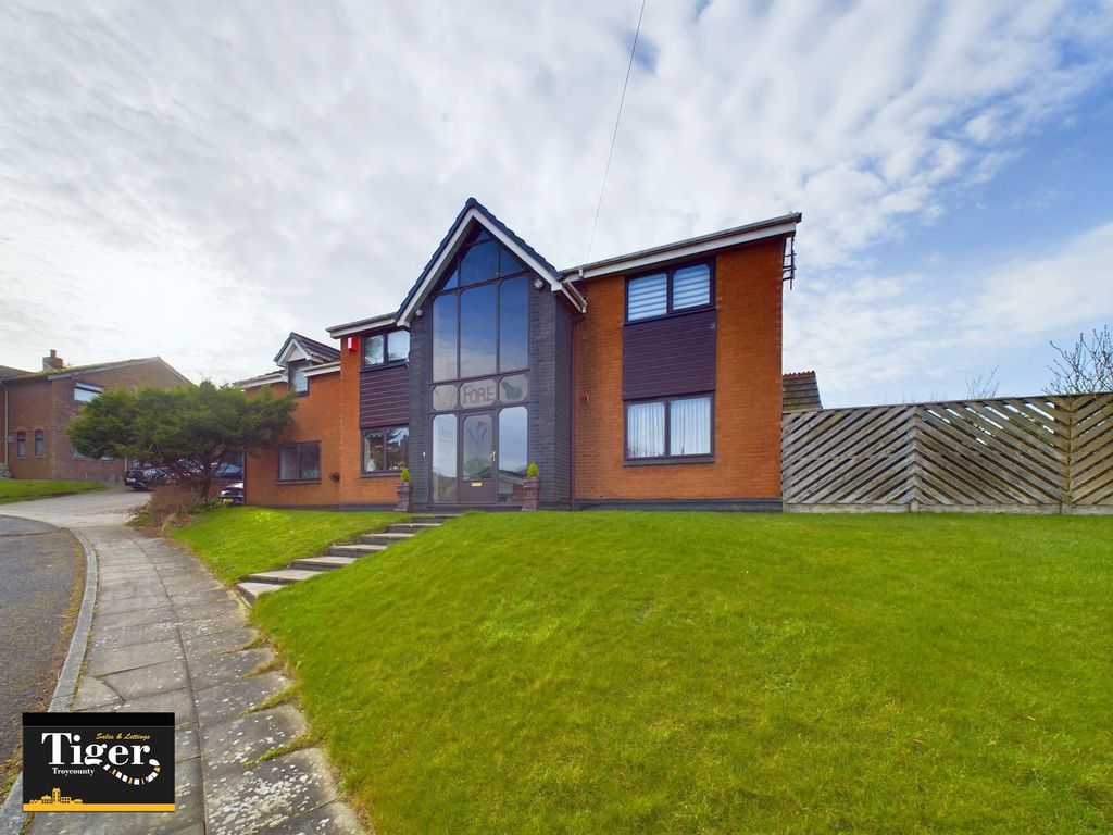 5 bed detached house for sale in The Knowle, Bispham, Blackpool FY2, £695,000