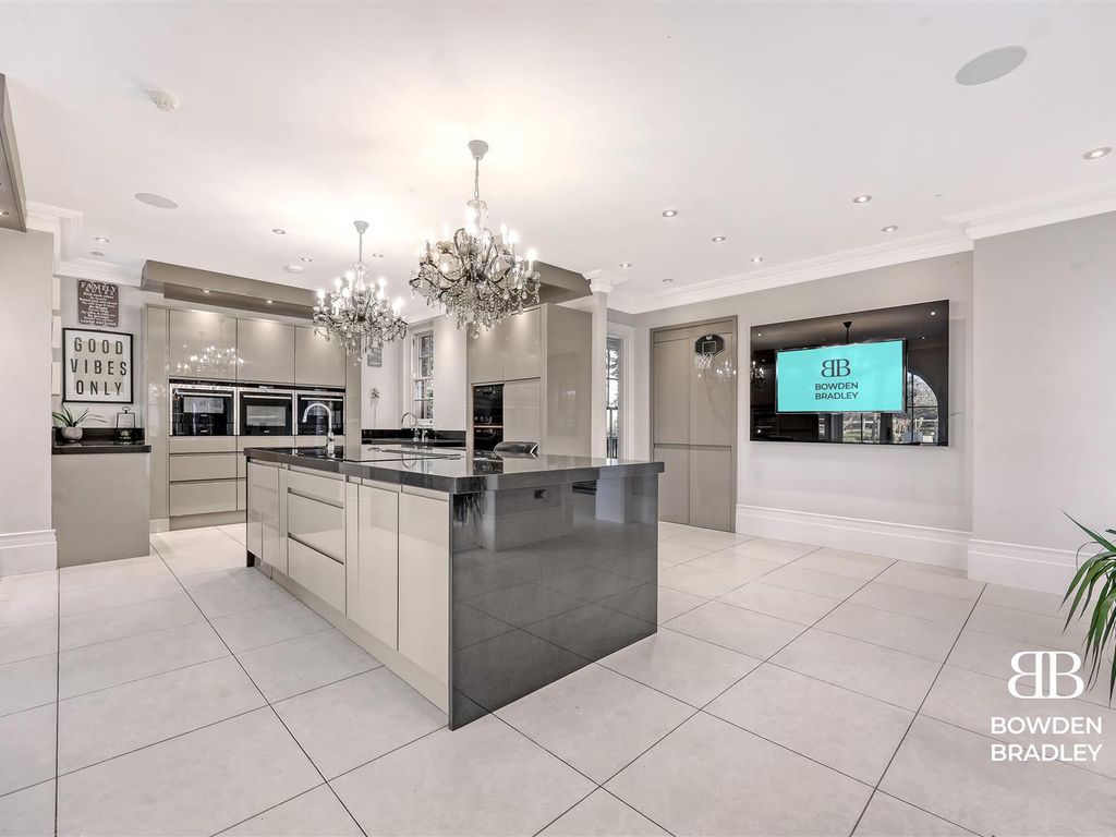 6 bed detached house for sale in Nupers Hatch, Stapleford Abbotts, Romford RM4, £4,000,000