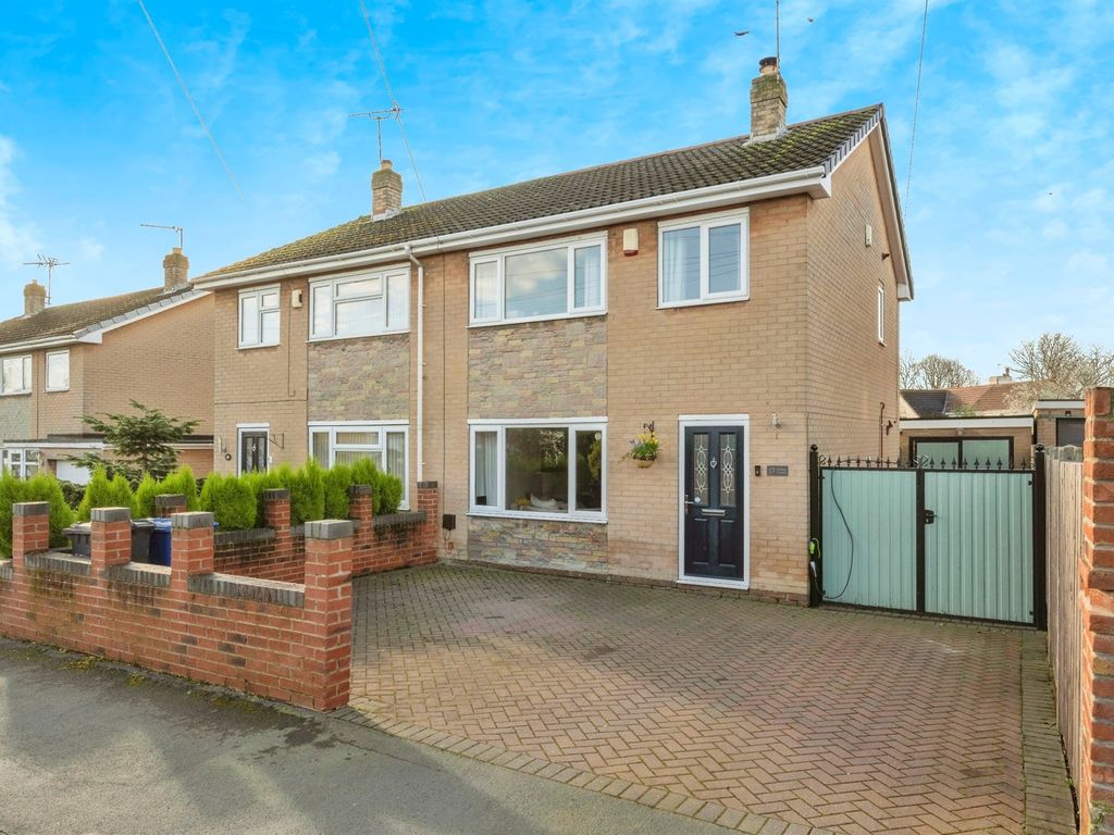 3 bed semi-detached house for sale in Stirling Avenue, Bawtry, Doncaster DN10, £210,000