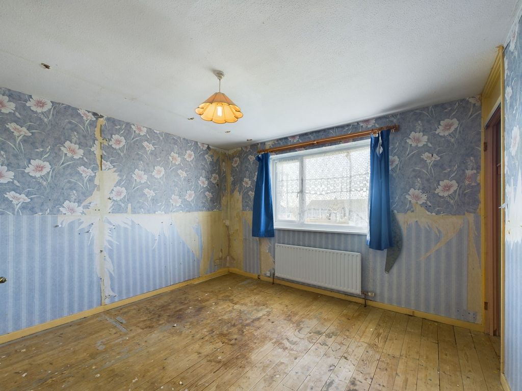 3 bed terraced house for sale in The Whaddons, Huntingdon, Cambridgeshire. PE29, £190,000