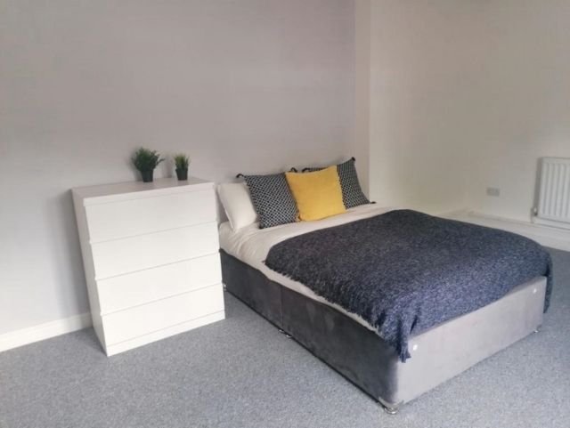 Room to rent in Room 2, 112 Sandy Lane, Worksop S80, £477 pcm