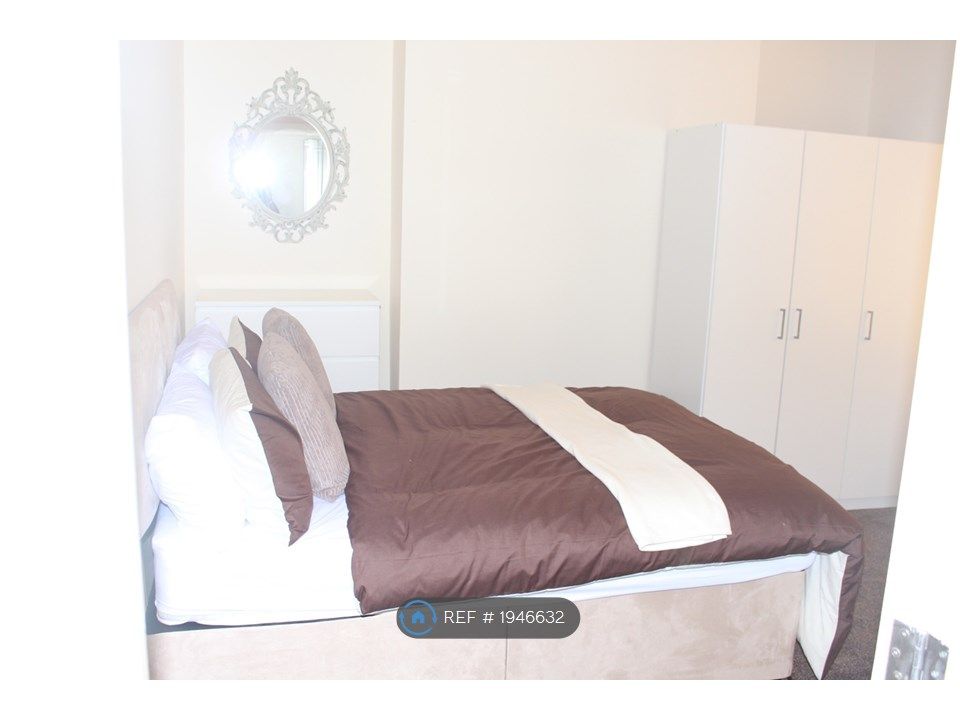 Room to rent in Waterloo Road, Wolverhampton WV1, £515 pcm