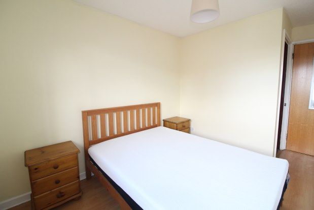 2 bed flat to rent in West Graham Street, Glasgow G4, £1,150 pcm