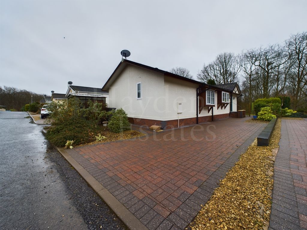 2 bed mobile/park home for sale in The Woodlands Park Home Site, Dowles Road, Bewdley DY12, £165,000