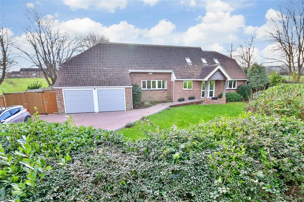 5 bed detached house for sale in School Green Road, Freshwater, Isle Of Wight PO40, £650,000